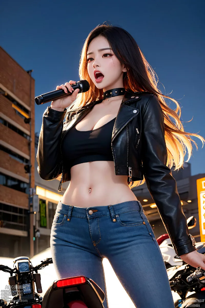 The female boss of the bikergang 第13图